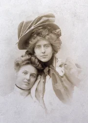 Natalie Clifford Barney und Renee Vivien, Frankreich, ca. 1900