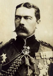 Porträt von Lord Kitchener von Karthoum (1850-1916), englischer Militär