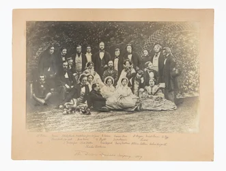 Die Amateurgruppe für das Stück The Frozen Deep, einschließlich Charles Dickens, im Garten von Albert Smith