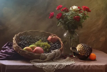Klassische Früchte und Rosen