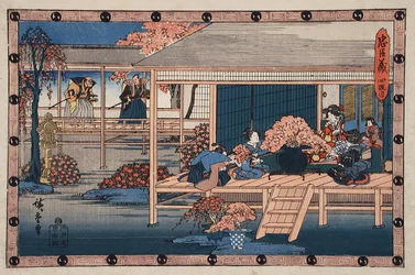 Akt IV: Gesandte des Shoguns nähern sich Lady Kaoyo und ihrer Gruppe auf Enyas Burg und überbringen Enya das Todesurteil; Lady Kaoyo ist von Kirschblüten umgeben, die gesammelt wurden, um Enya während seiner Inhaftierung aufzumuntern