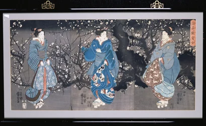 Ein Oban-Triptychon, das eine nächtliche Szene mit drei Bijin darstellt