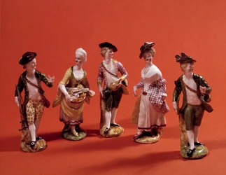 Kleine Figuren, die Charaktere darstellen (Jäger, Hausfrau, Dame der gehobenen Gesellschaft...) Porzellanfiguren aus der venezianischen Schule des 18. Jahrhunderts. Paris, Kunstgewerbemuseum