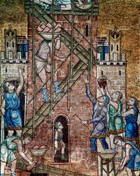 Byzantinische Architektur: „Der Bau des Turms zu Babel“. Auf der Baustelle setzen die auf Gerüsten stehenden Maurer die Steine des Turms. Mosaik von venezianischen Künstlern aus dem 13. Jahrhundert, Basilica di San Marco (Markusdom), Venedig