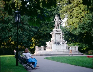 Denkmal für Mozart, erbaut 1896, Burggarten