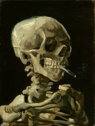 Schädel eines Skeletts mit brennender Zigarette