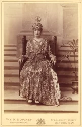 Sarah Bernhardt als Kaiserin Theodora in Sardous "Theodora"