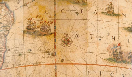Detail von Kampfschiffen im Atlantischen Ozean von einem terrestrischen Globus 1645/48