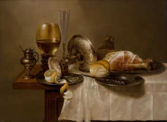 Stillleben mit einem Römer, einer umgestürzten Silber-Tazza, einer Flöte, einem Brötchen und Schinken auf einem Tisch