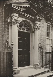 Türöffnung, Redhill Road, Reigate, Surrey