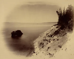 [Unidentifizierte westliche Landschaft mit See und großem Felsen vor dem Ufer]