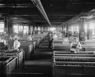 Arbeiter in der Galvanikabteilung, National Cash Register Company, Dayton, Ohio, USA, ca. 1902
