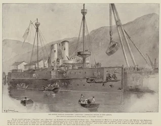 Das chinesische Panzerschiff Chen-Yuen bei Reparaturen in Port Arthur