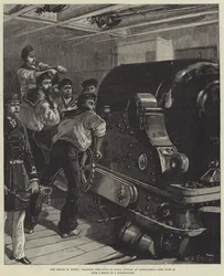 Die Krise in Ägypten, das Training der Geschütze der HMS Sultan in Alexandria