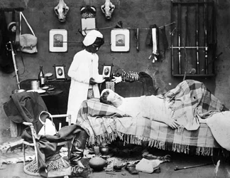 Junge bringt seinem Meister frühmorgendlichen Tee, Indien, um 1870er Jahre