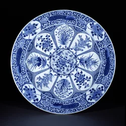 Blau-weißer Teller, Kangxi-Periode, ca. 1700 (Porzellan)