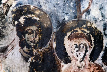 Heilige, beschädigtes Fresko in der Kirche von Agios Vasileios, Vavouledo, Kreta, Griechenland (Foto)